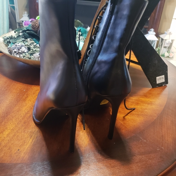 Steve Madden Never worn Black size 7 Booties - Picture 2 of 7